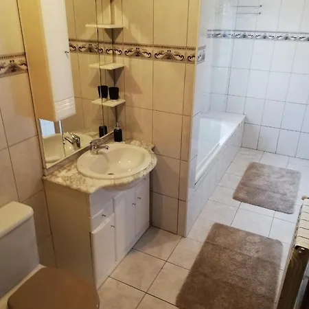 Casinha De Nogueirinha *