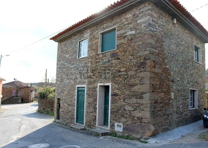 Casinha De Nogueirinha *