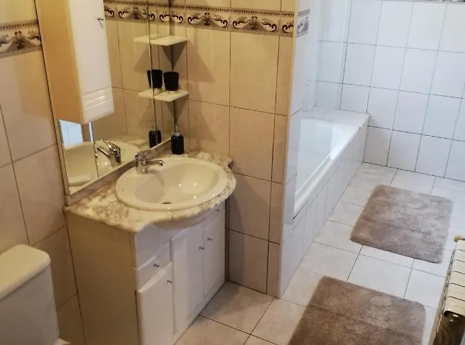 Casinha De Nogueirinha *