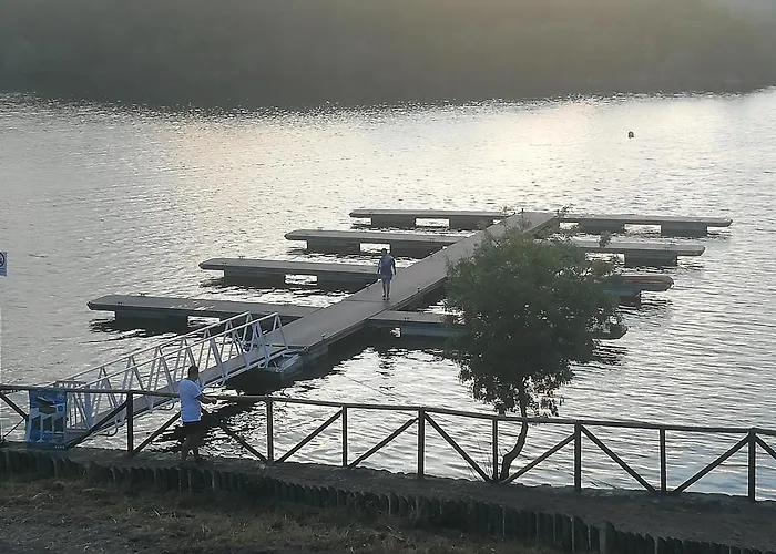 Casinha De Nogueirinha * 라세도데카발라이로스